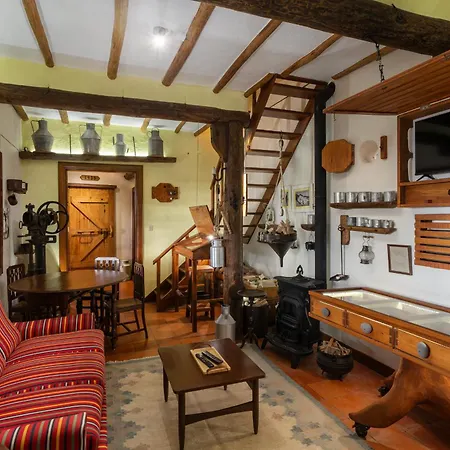 Casa de Férias Antiga Fábrica Da Manteiga By An Island *
