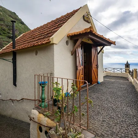 Antiga Fabrica Da Manteiga By An Island Apart