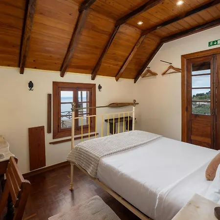 Antiga Fabrica Da Manteiga By An Island Apart Арку-да-Кальета