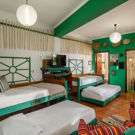 Antiga Fabrica Da Manteiga By An Island Apart Арку-да-Кальета